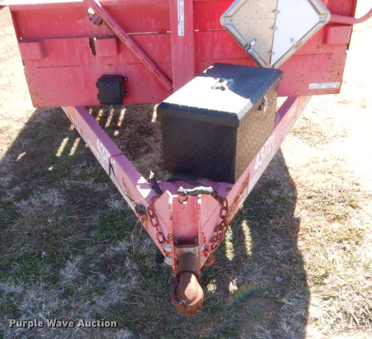 image for item HW9237 2006 Trailmaster 14RCV pipe trailer