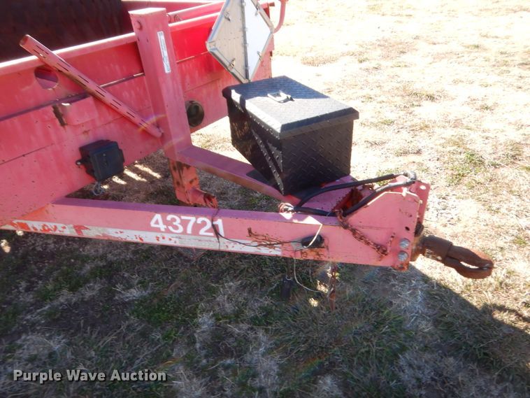 image for item HW9237 2006 Trailmaster 14RCV pipe trailer