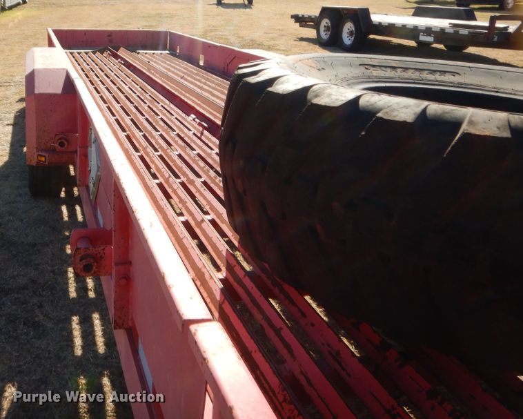 image for item HW9237 2006 Trailmaster 14RCV pipe trailer