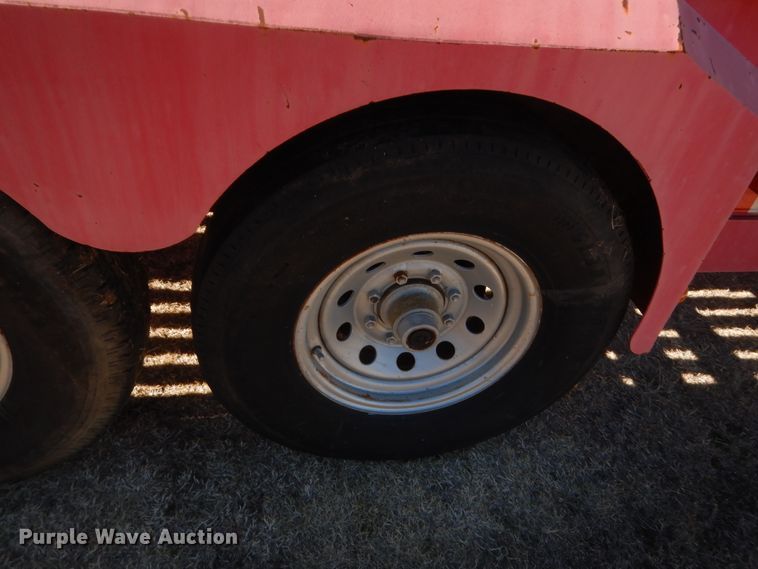 image for item HW9237 2006 Trailmaster 14RCV pipe trailer