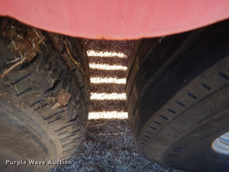 image for item HW9237 2006 Trailmaster 14RCV pipe trailer