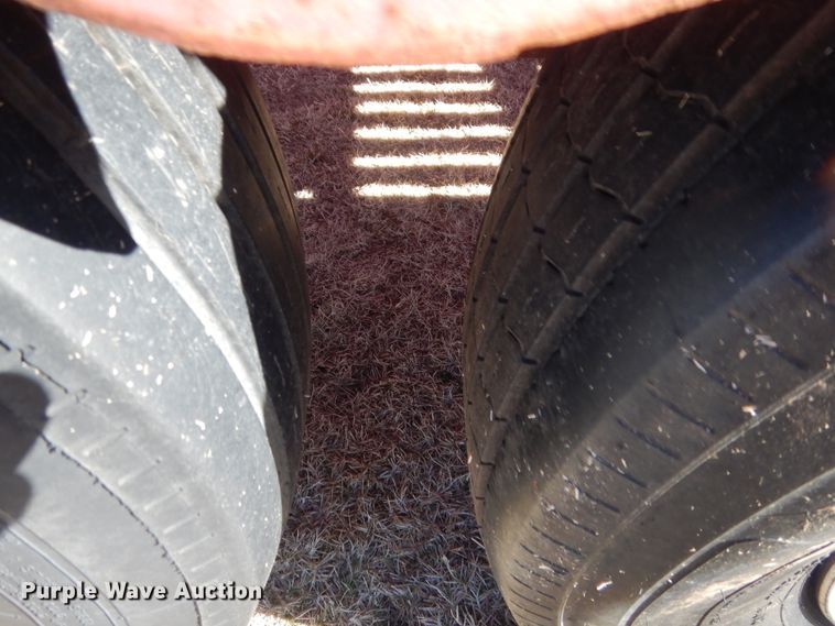 image for item HW9237 2006 Trailmaster 14RCV pipe trailer