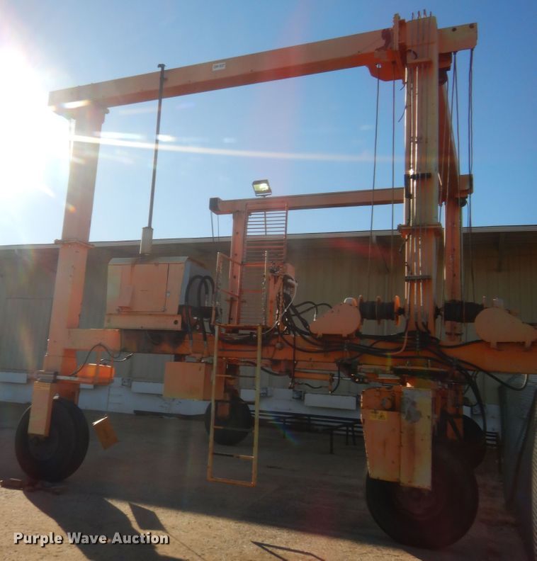 image for item HW9242 Gantry crane