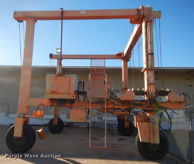 image for item HW9242 Gantry crane