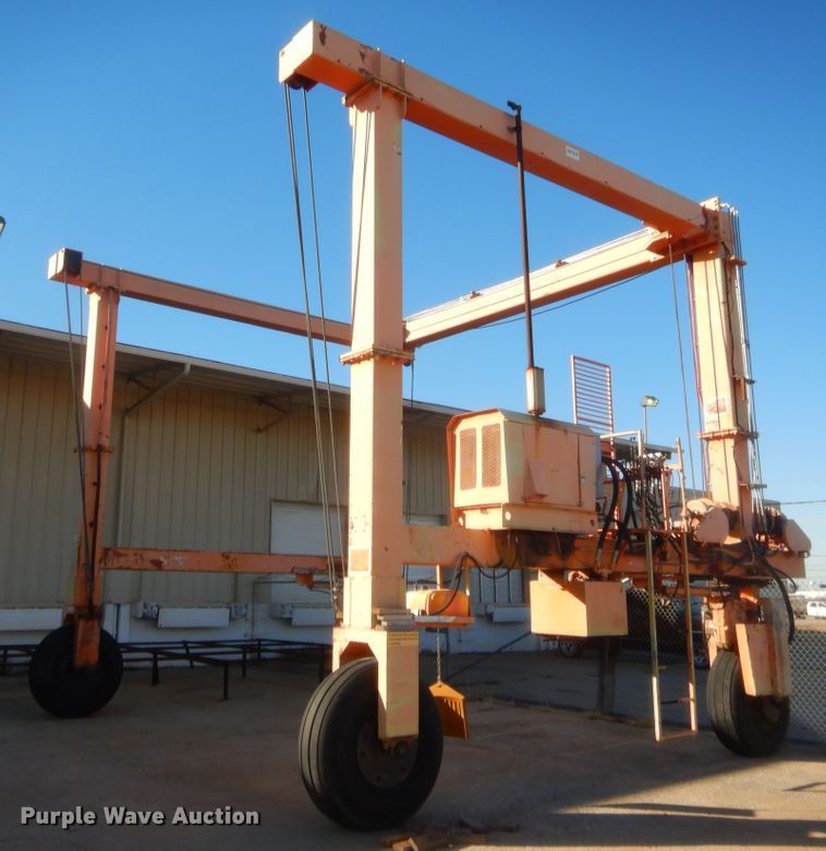 image for item HW9242 Gantry crane