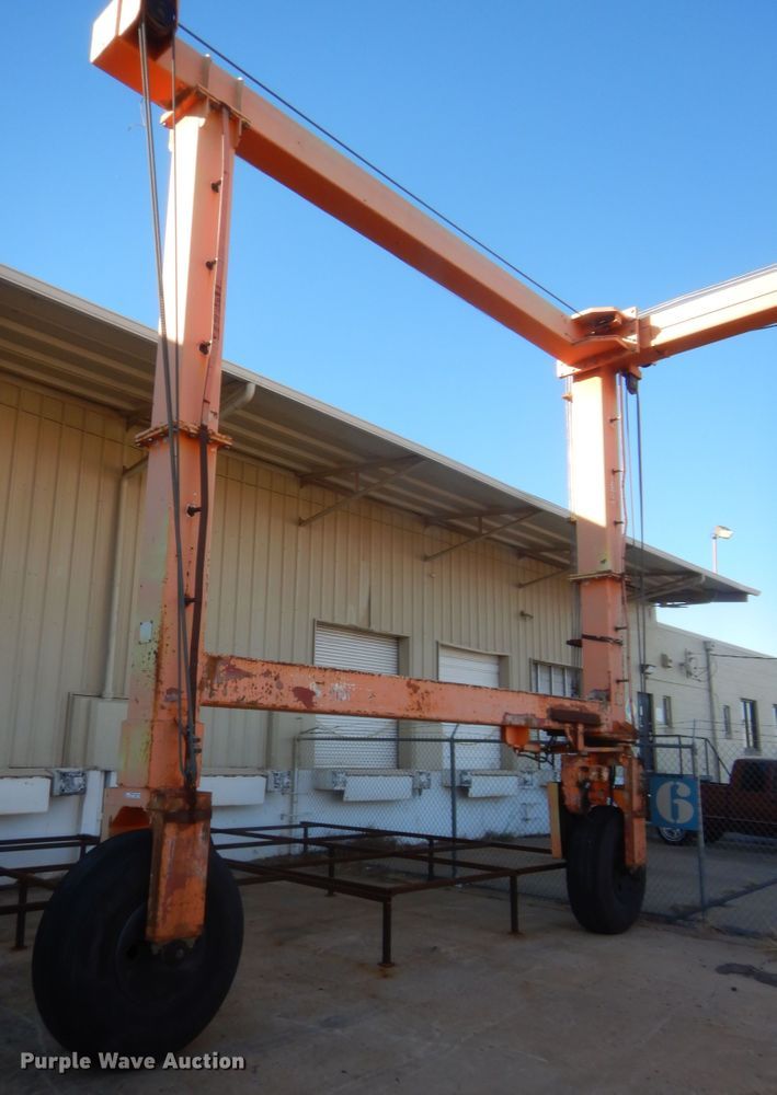 image for item HW9242 Gantry crane