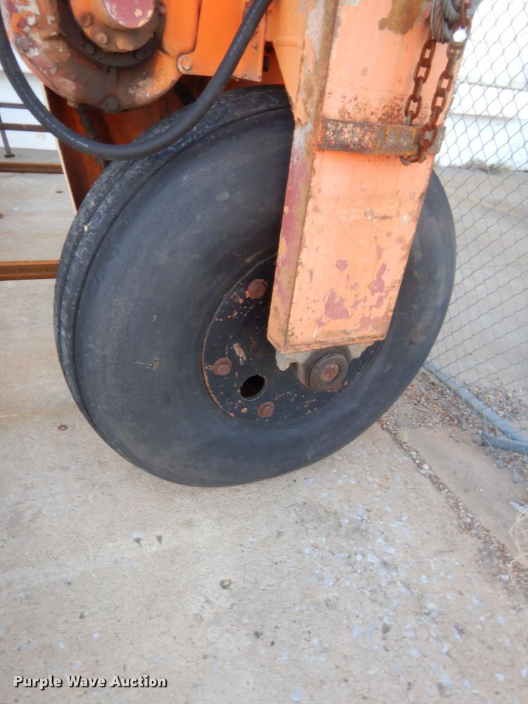 image for item HW9242 Gantry crane