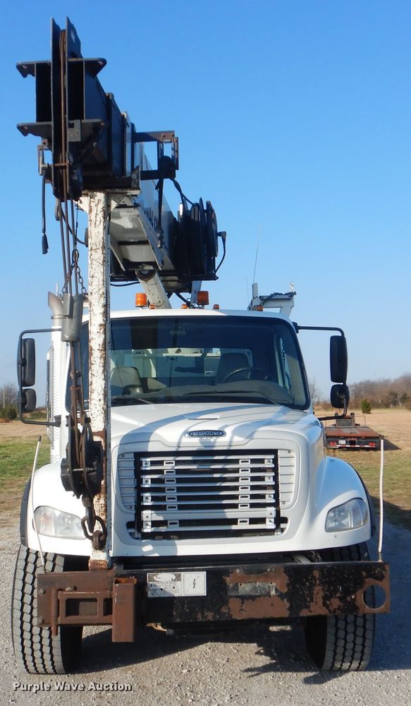 image for item HX9031 2012 Freightliner Business Class M2  crane truck