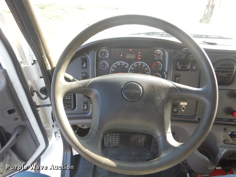 image for item HX9031 2012 Freightliner Business Class M2  crane truck