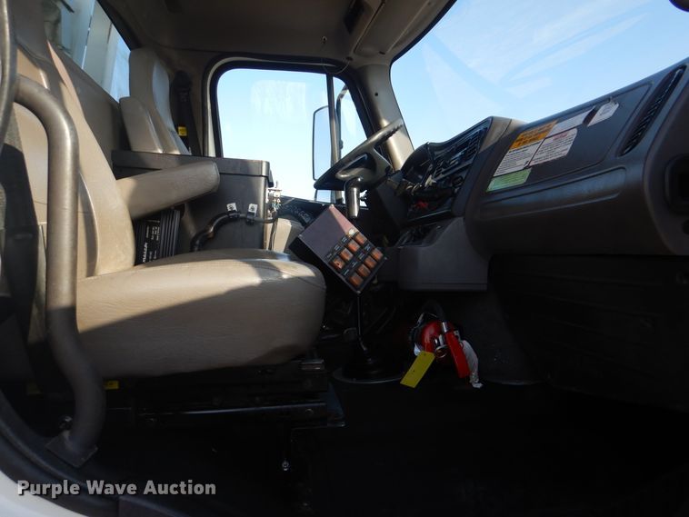 image for item HX9031 2012 Freightliner Business Class M2  crane truck