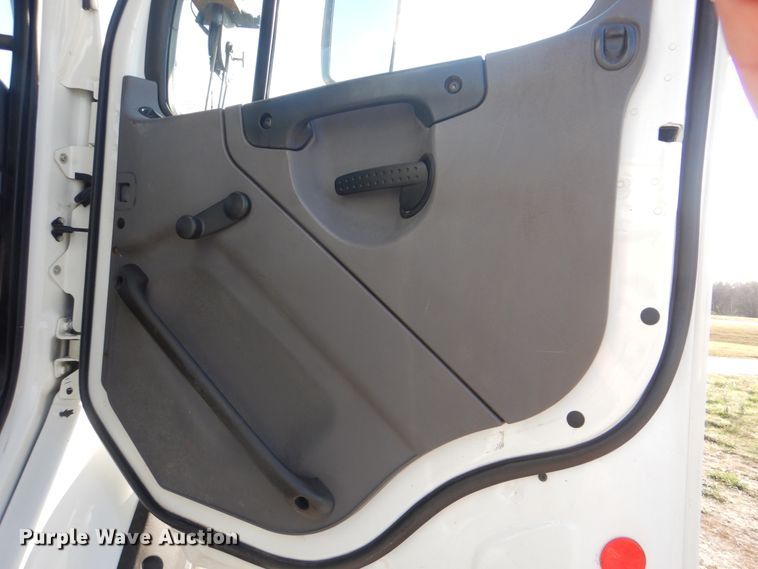 image for item HX9031 2012 Freightliner Business Class M2  crane truck