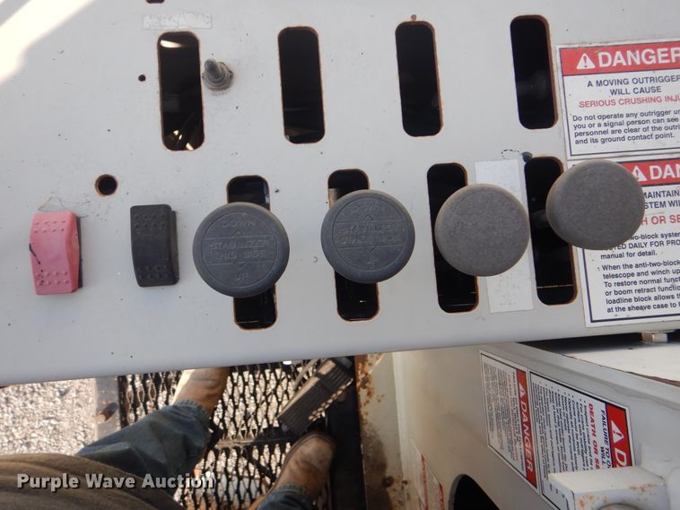 image for item HX9031 2012 Freightliner Business Class M2  crane truck