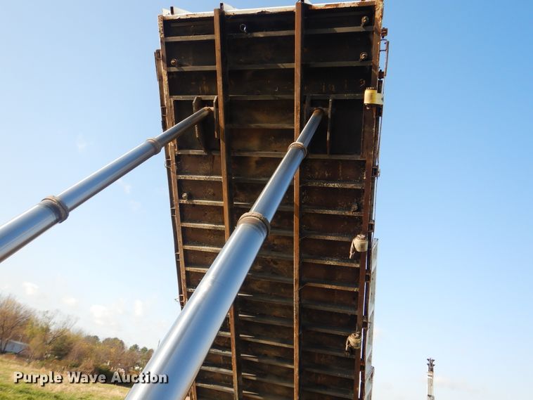 image for item HX9031 2012 Freightliner Business Class M2  crane truck