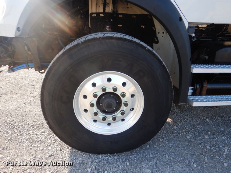 image for item HX9031 2012 Freightliner Business Class M2  crane truck