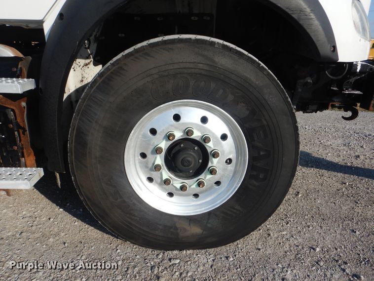 image for item HX9031 2012 Freightliner Business Class M2  crane truck