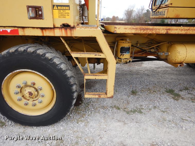 image for item HX9042 1995 Gradall XL4100  wheeled excavator