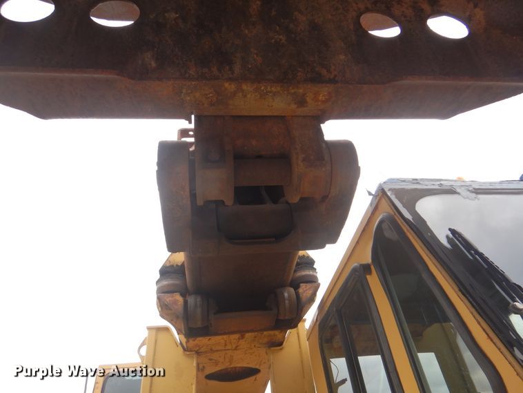 image for item HX9042 1995 Gradall XL4100  wheeled excavator