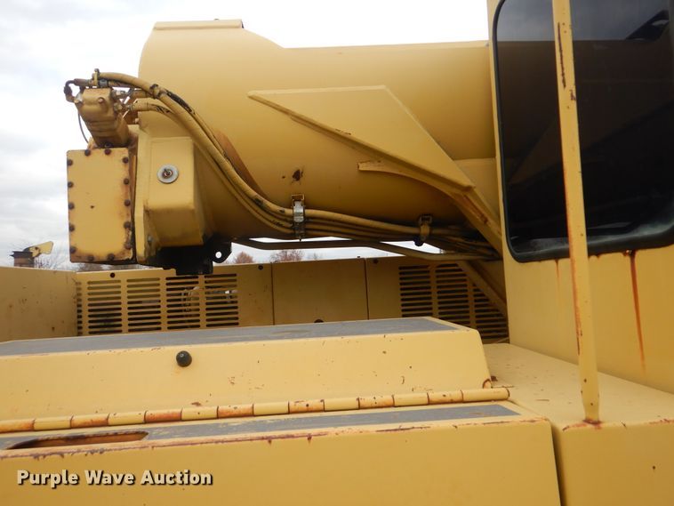 image for item HX9042 1995 Gradall XL4100  wheeled excavator