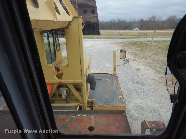 image for item HX9042 1995 Gradall XL4100  wheeled excavator