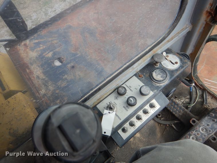 image for item HX9042 1995 Gradall XL4100  wheeled excavator