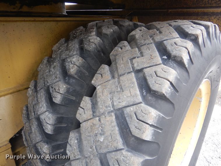 image for item HX9042 1995 Gradall XL4100  wheeled excavator