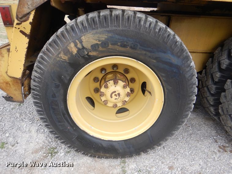 image for item HX9042 1995 Gradall XL4100  wheeled excavator