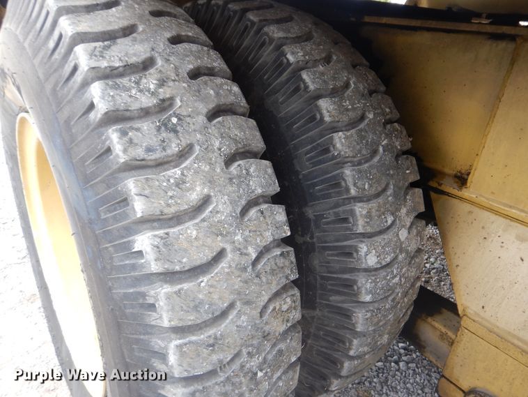 image for item HX9042 1995 Gradall XL4100  wheeled excavator