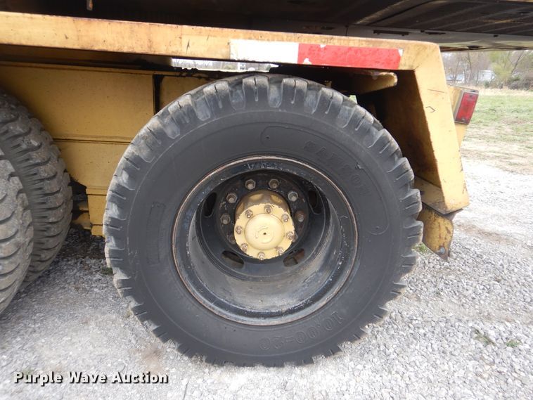 image for item HX9042 1995 Gradall XL4100  wheeled excavator