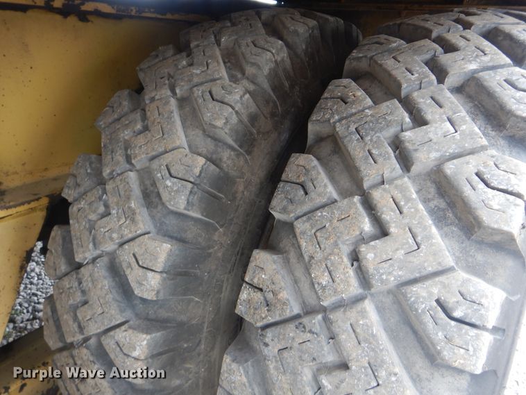 image for item HX9042 1995 Gradall XL4100  wheeled excavator