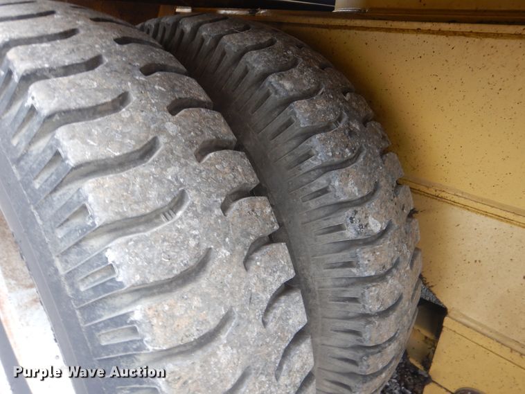 image for item HX9042 1995 Gradall XL4100  wheeled excavator