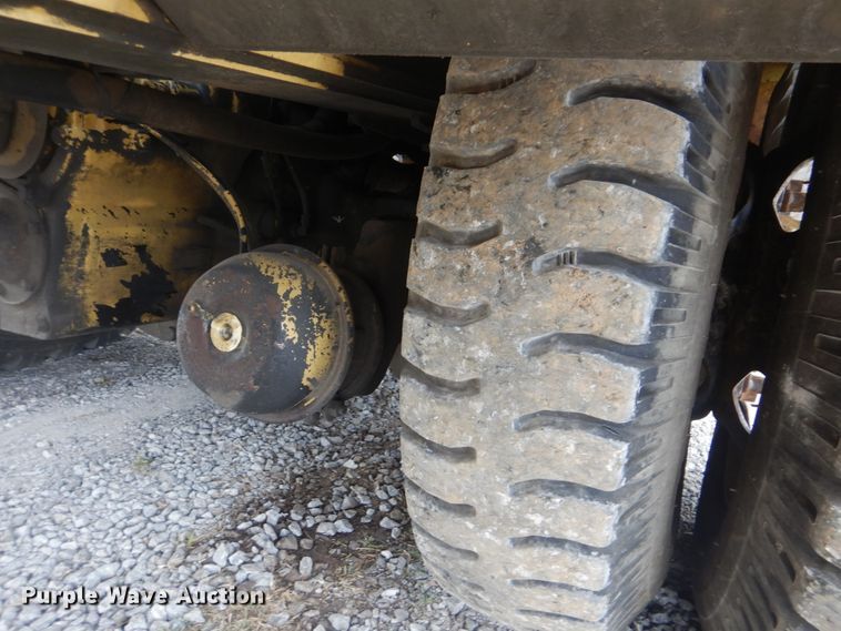 image for item HX9042 1995 Gradall XL4100  wheeled excavator