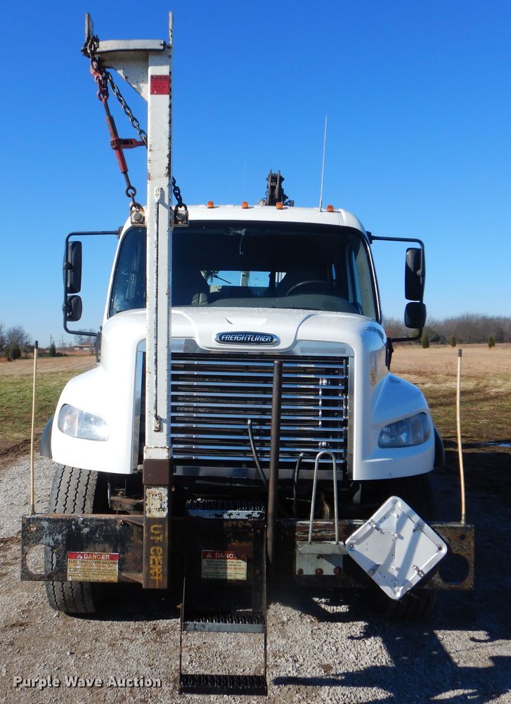 image for item HX9057 2012 Freightliner Business Class M2  crane truck