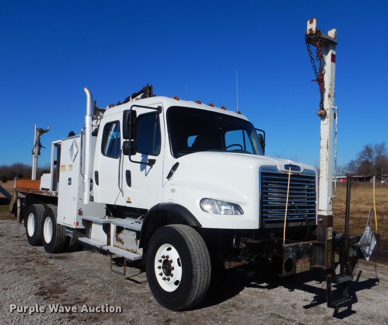 image for item HX9057 2012 Freightliner Business Class M2  crane truck