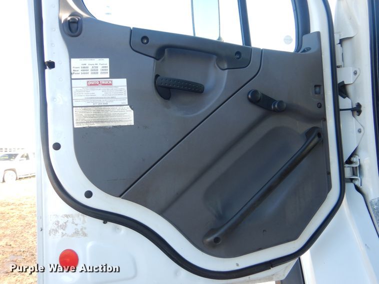 image for item HX9057 2012 Freightliner Business Class M2  crane truck