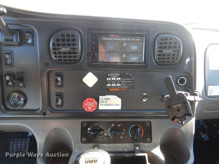 image for item HX9057 2012 Freightliner Business Class M2  crane truck