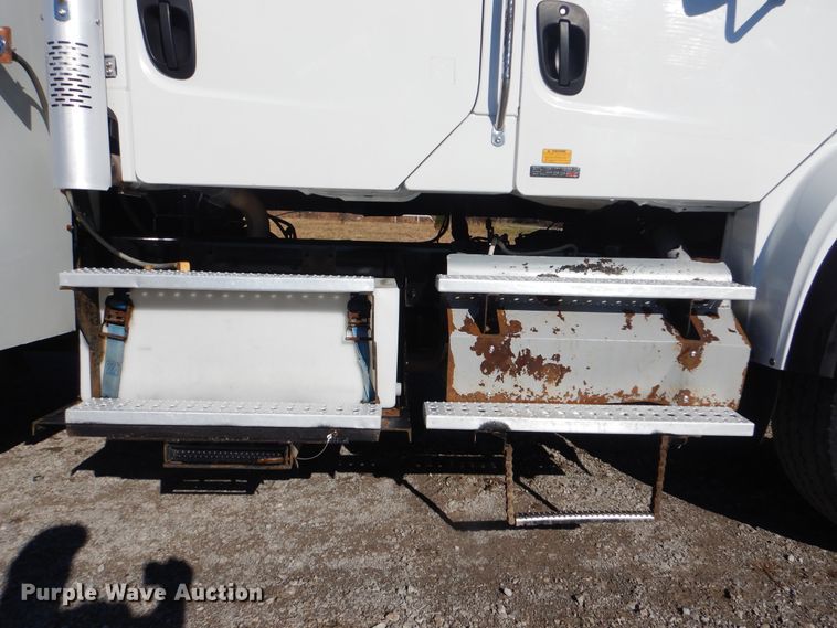 image for item HX9057 2012 Freightliner Business Class M2  crane truck