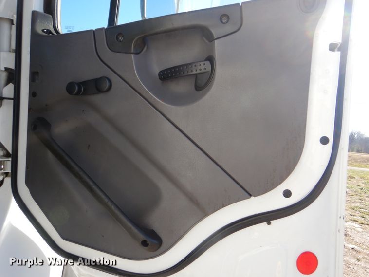 image for item HX9057 2012 Freightliner Business Class M2  crane truck