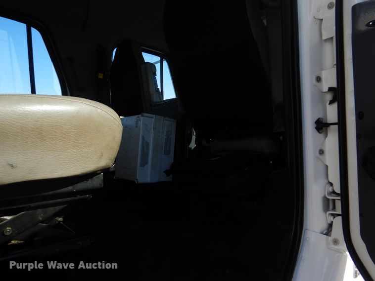 image for item HX9057 2012 Freightliner Business Class M2  crane truck