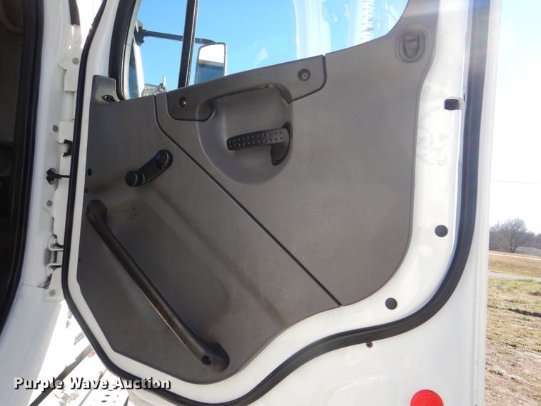 image for item HX9057 2012 Freightliner Business Class M2  crane truck