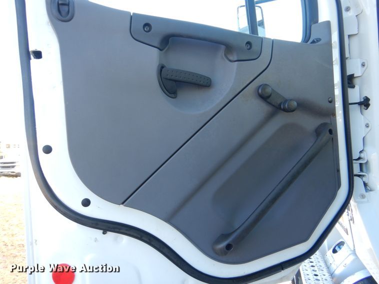 image for item HX9057 2012 Freightliner Business Class M2  crane truck