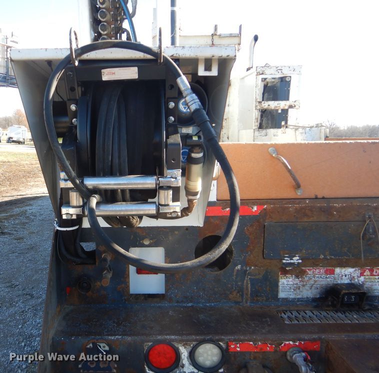 image for item HX9057 2012 Freightliner Business Class M2  crane truck