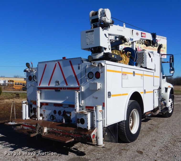 image for item HX9058 2009 International 4300  utility truck with crane