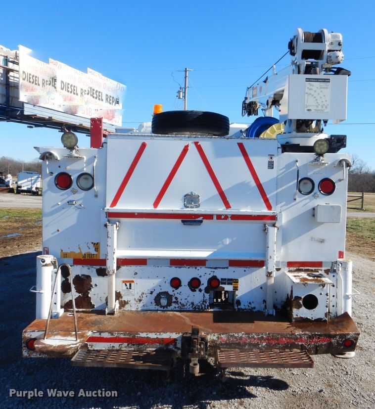 image for item HX9058 2009 International 4300  utility truck with crane