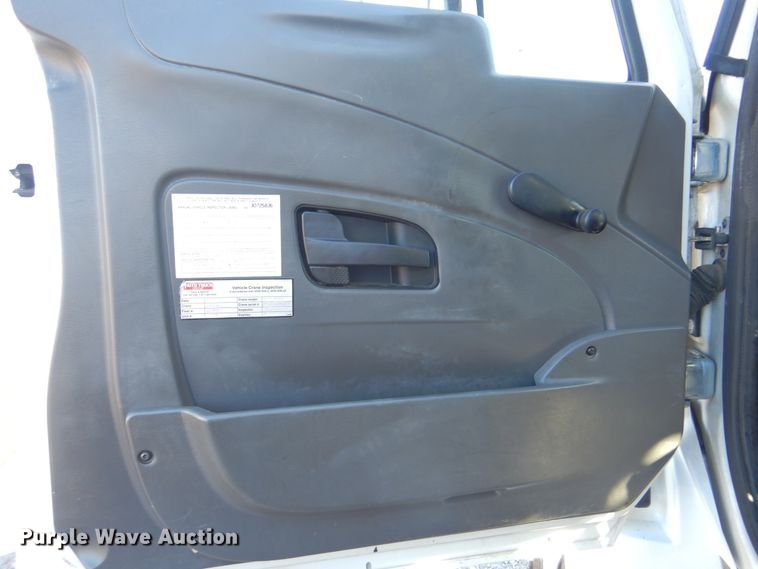 image for item HX9058 2009 International 4300  utility truck with crane