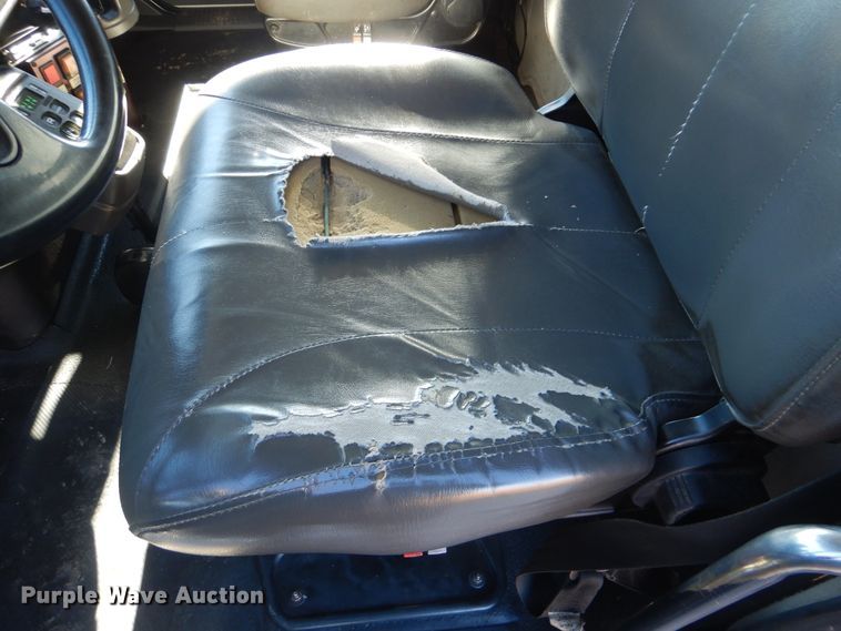 image for item HX9058 2009 International 4300  utility truck with crane