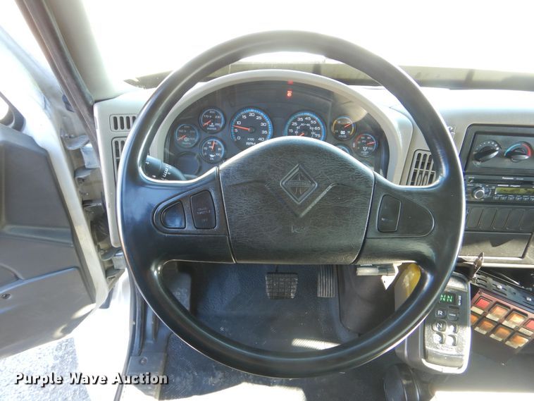 image for item HX9058 2009 International 4300  utility truck with crane