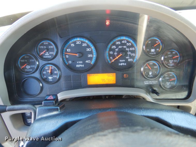 image for item HX9058 2009 International 4300  utility truck with crane