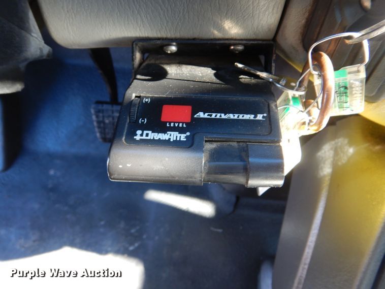 image for item HX9058 2009 International 4300  utility truck with crane