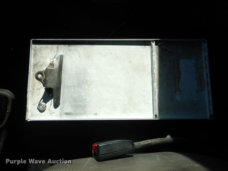 image for item HX9058 2009 International 4300  utility truck with crane