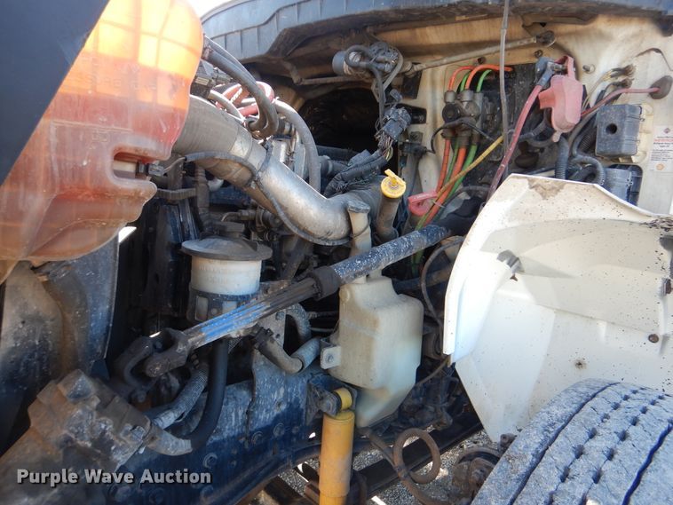 image for item HX9058 2009 International 4300  utility truck with crane